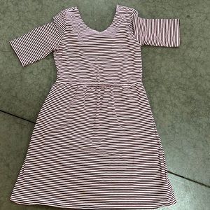 Girls Old Navy white and maroon striped dress size Medium 8